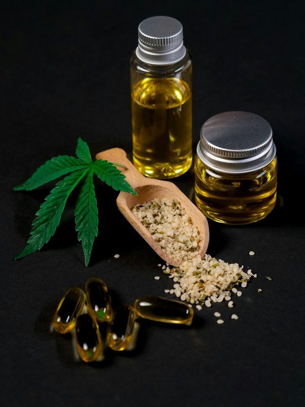 Soulager les douleurs naturellement avec le cannabidiol de Doussia